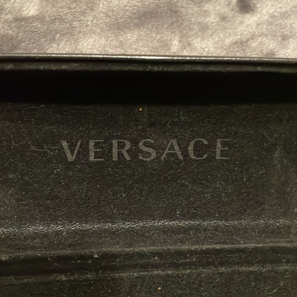Versace hard glasses case- has some scratches on front & back, inside is good - Picture 4 of 4